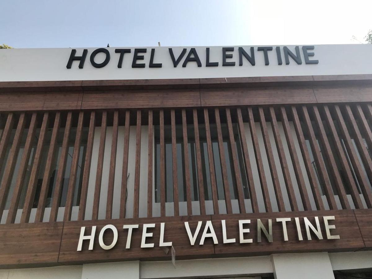 Hotel Valentine Muzaffarnagar Kültér fotó